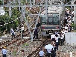 Los servicios ferroviarios en varias localidades fueron suspendidos. AFP