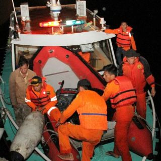 Se hunde ferry en Indonesia con 80 personas a bordo