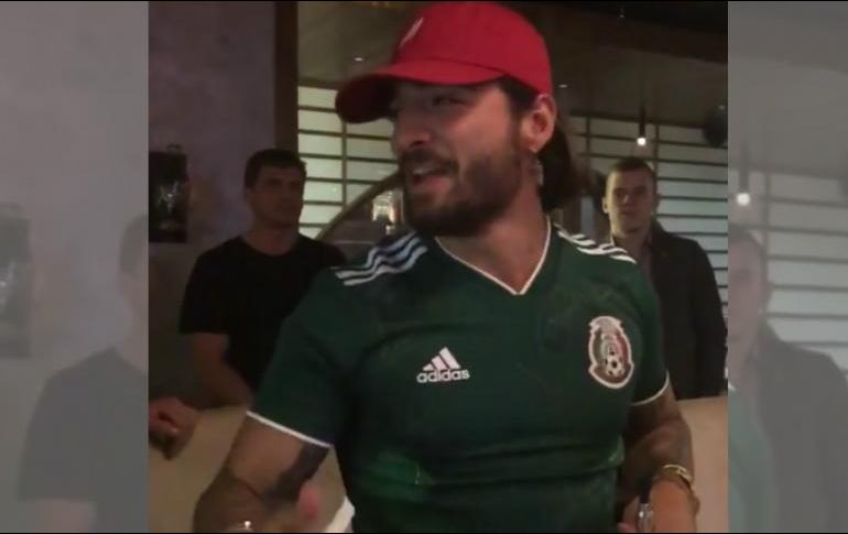 Maluma compartió varios videos en Instagram en donde se le ve festejando al son de 