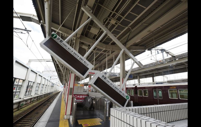La estación de trenes en la ciudad de Ibaraki. El sismo causó la suspensión de varias líneas de 