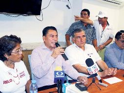 Cantón Zetina (centro) dará hoy una conferencia de prensa; se especula que manifestará su apoyo a Adán Augusto López Hernández, candidato de Morena. SUN