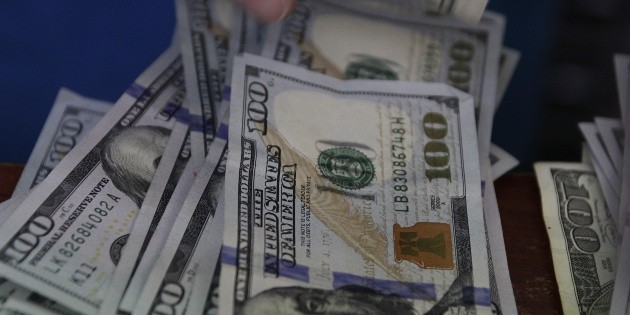 D&oacute;lar abre al alza, se vende hasta en 20.99 pesos en bancos