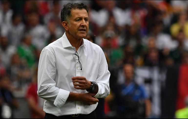Luego del triunfo en su debut en el Mundial, que el colombiano continúe al frente de la Selección ha sonado mucho y los jugadores creen que la decisión la tomará el propio entrenador. AFP / ARCHIVO