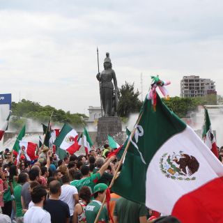 Mexicanos conocen más de futbol que de finanzas