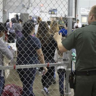 Gobernadores en EU cancelan aportes a despliegue militar en la frontera