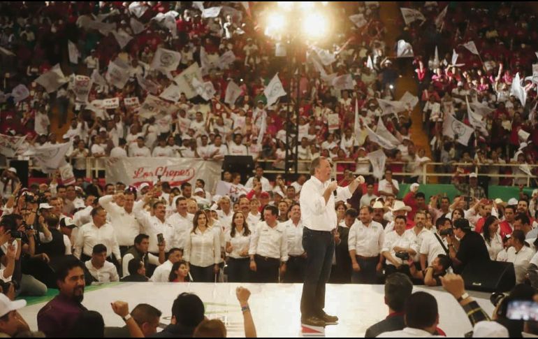 Miles de simpatizantes acompañaron a José Antonio Meade en su cierre de campaña en Jalisco, en el auditorio Benito Juárez.  EL INFORMADOR/F. Atilano