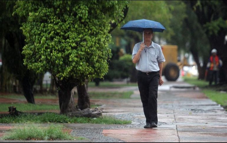 El Instituto de Astronomía y Meteorología de la UdeG informa que para mañana jueves continuarán las lluvias en la zona metropolitana de Guadalajara. EL INFORMADOR / ARCHIVO