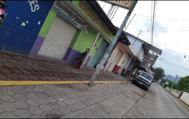 Habitantes de este lugar señalaron que aún se escuchan detonaciones, por lo que han tenido que resguardarse en sus hogares o negocios. ESPECIAL
