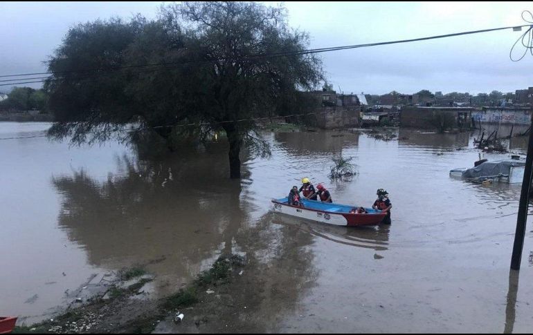 En el municipio de Silao, se desbordó el arroyo El Muerto, con afectaciones en Colonias La Joyita, La Curva y Guadalupe . TWITTER / @SeguridadGto