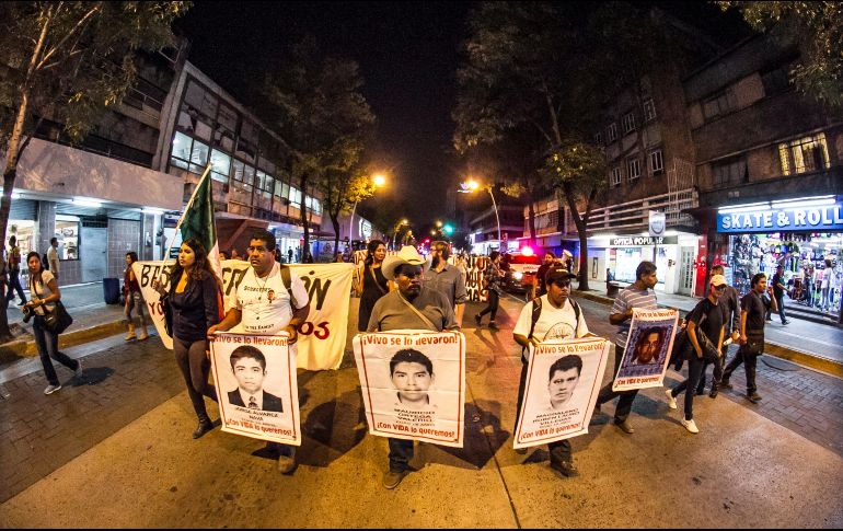 La nueva investigación sobre la desaparición de los estudiantes la realizarán especialistas forenses, familiares y autoridades federales. EL INFORMADOR/Archivo