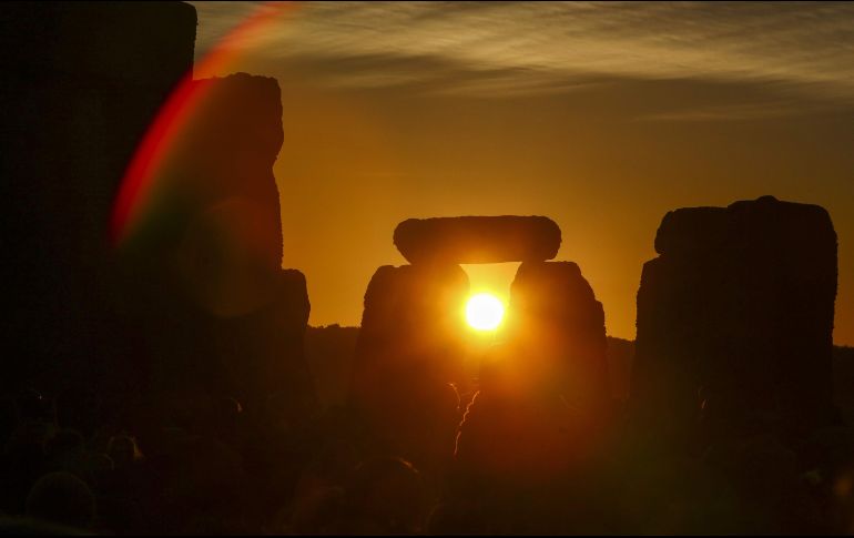 El círculo de piedras, ubicado en el sur de Inglaterra, se creé que tiene 4 mil 500 años de antiguedad. EFE/ W. Oliver