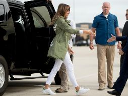 “En realidad no me importa, ¿a ti sí?”, se lee en la parte posterior del sacó que usó Melania. AP / A. Harnik