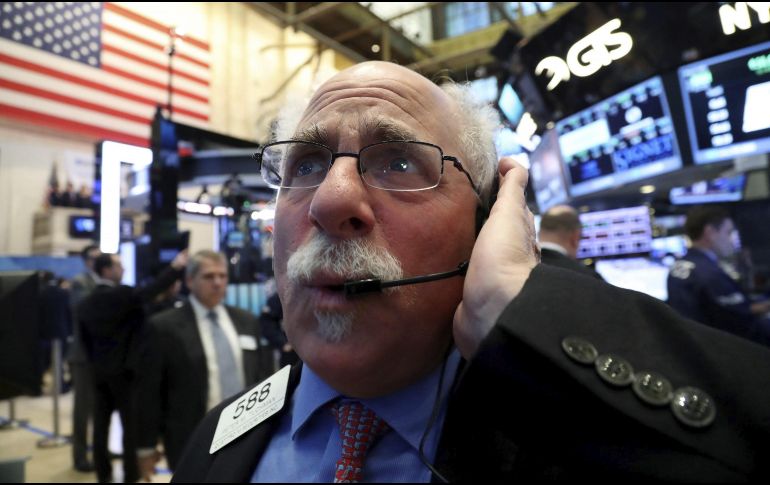 Los analistas atribuyeron el descenso al temor que persiste sobre los riesgos de que EU y China. EFE / ARCHIVO