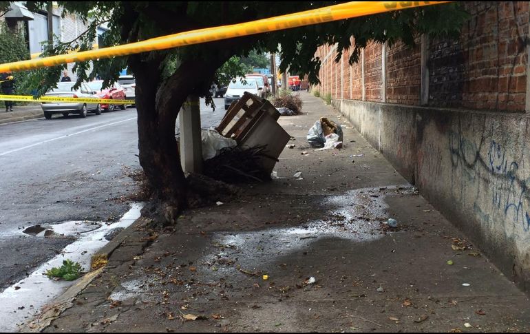 El cuerpo se encontraba en los cruces de Luis Molina y Miguel López de Legazpi. ESPECIAL / Policía de Guadalajara