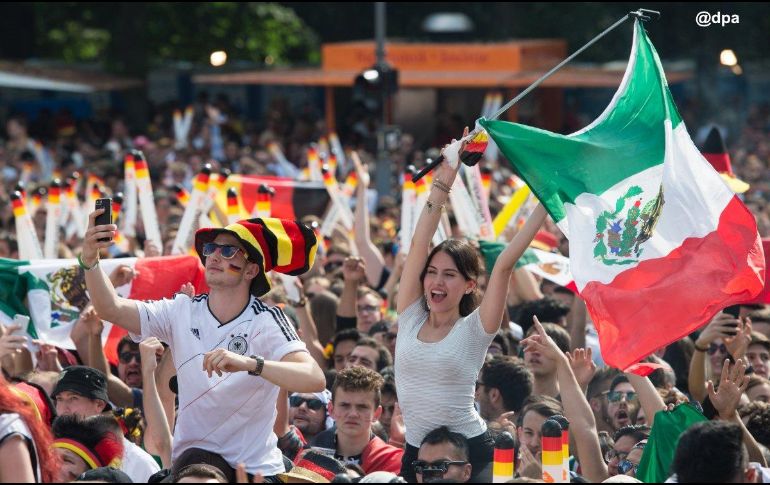 ''No demos demasiado peso a actos aislados. ¡Viva México y viva Alemania!'', dicen, en referencia a acciones que evidencian que la euforia rebasó a algunos aficionados tras la victoria sobre Alemania en el Mundial. TWITTER / @AlemaniaMexi