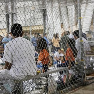 Tribunales ya no están separando familias migrantes: ONG