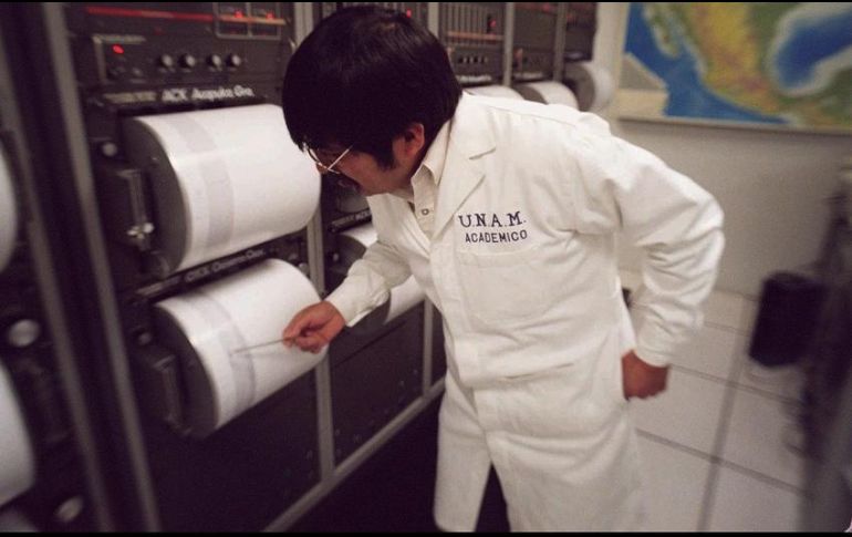 El sismo es localizado a 35 kilómetros al oeste de Cihuatlán, Jalisco. AP / ARCHIVO