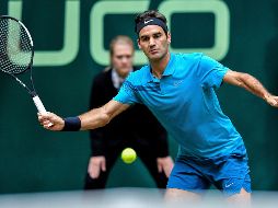 Federer se medirá en la final al ganador del duelo entre el croata Borna Coric y el español Roberto Bautista, dos adversarios que le deberían plantear batalla. EFE / S. Steinbach