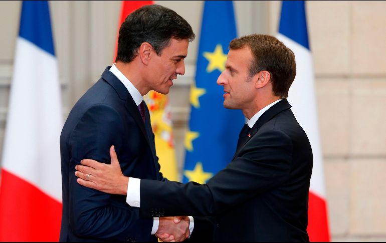  Macron realizó la propuesta tras platicar con su nuevo homólogo español, Pedro Sánchez. AFP/ T. Camus