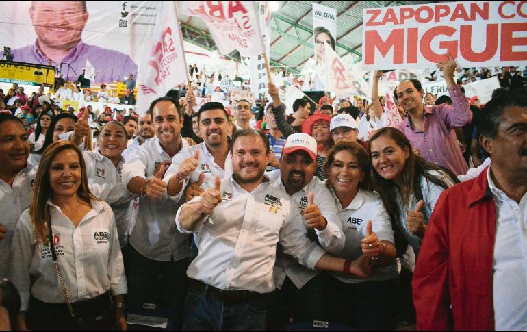 Salgado cerró su campaña en el palenque de las Fiestas de Octubre. ESPECIAL