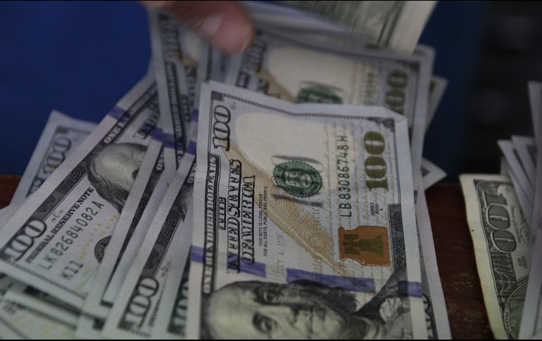 El Banco  BASE prevé que el tipo de cambio cotice entre 20.00 y 20.25 pesos por unidad en cotizaciones interbancarias a la venta. EL INFORMADOR / ARCHIVO