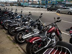 Harley-Davidson anunció hoy que planea trasladar parte de su producción fuera de EU a raíz de los aranceles impuestos recientemente por la UE. AFP / ARCHIVO