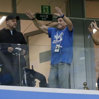 Maradona afirma que México puede vencer a Suecia