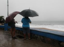 La zona de baja presión se desplaza hacia el oeste-noroeste, con vientos sostenidos de 35 kilómetros por hora y rachas de 45 kilómetros por hora. EL INFORMADOR / ARCHIVO