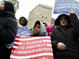 La primera orden de Trump fue aprobada en enero de 2017, justo después de su toma de posesión, y abarcaba siete países de mayoría musulmana. EFE / ARCHIVO