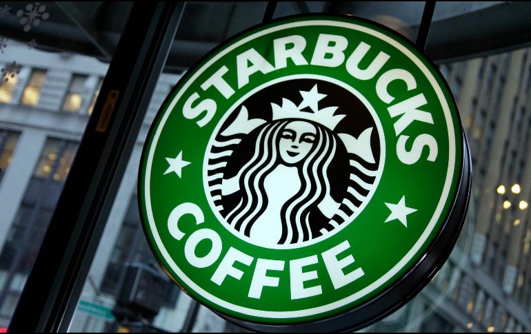 Starbucks figura entre las decenas de empresas multadas por no respetar la ley en la India. AP / ARCHIVO