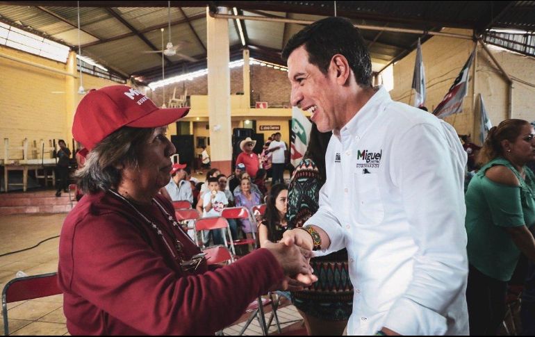 Castro Reynoso acudió al municipio de Tenamaxtlán para acompañar a la candidata a la presidencia municipal, Lilia Mateos, en su cierre de campaña. TWITTER / @micasrey