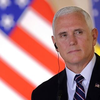 No arriesguen sus vidas por entrar a EU: Pence a centroamericanos
