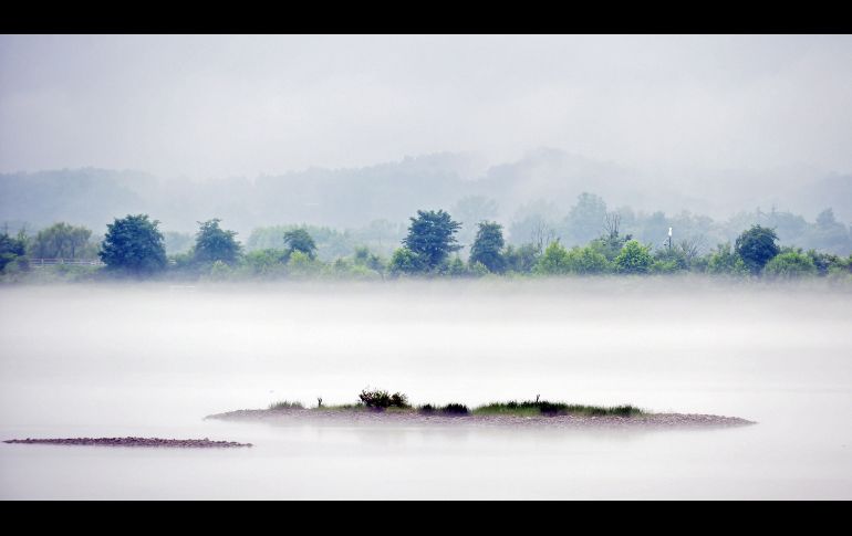 El río Soyang cubierto de niebla en Chuncheon, en Corea del Sur. EFE/Yonhap