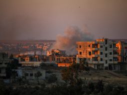 Unas 20 mil personas han abandonado sus hogares por los ataques de artillería y bombardeos en los pueblos del este de Siria. AFP/M. Abazeed