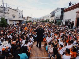 El abanderado naranja resaltó que el fin de la era de los gobiernos corruptos está en la mano de todos los habitantes del Estado. FACEBOOK/EnriqueAlfaroR