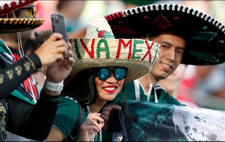 Los aficionados mexicanos, en apoyo a la Selección. EFE / A. Safadi