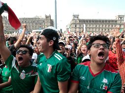 México festeja los goles de Corea del Sur