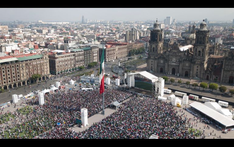 Más de 80 mil personas se congregaron en el Zócalo para el tercer partido de México en el Mundial. AP/C. Palma