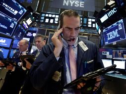 El Dow Jones restó 162.33 puntos, llegó hasta 24 mil 120.78 enteros. AP / R. Drew