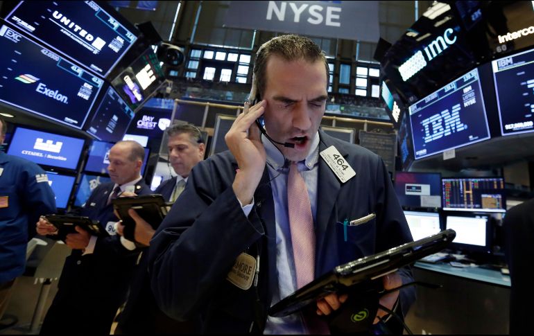 El Dow Jones restó 162.33 puntos, llegó hasta 24 mil 120.78 enteros. AP / R. Drew