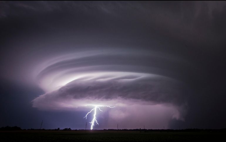 El tornado formó parte de un sistema de tormentas que azotó el centro de Estados Unidos. AP / T. Heying