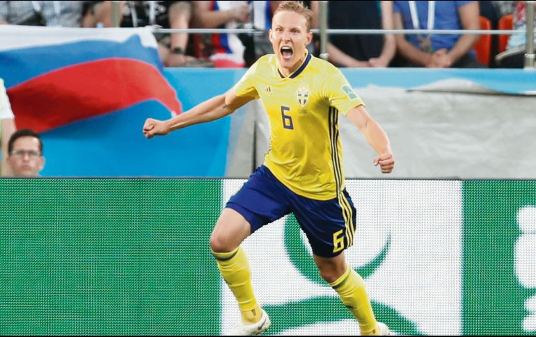 Suecia encontró tranquilidad gracias a Ludwig Augustinsson, quien anotó el primer gol del encuentro ante México. EFE