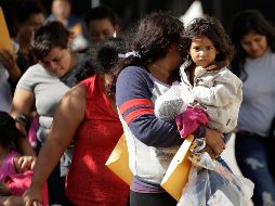La administración de EU ha separado a más de dos mil niños de sus padres. AP/E. Gay