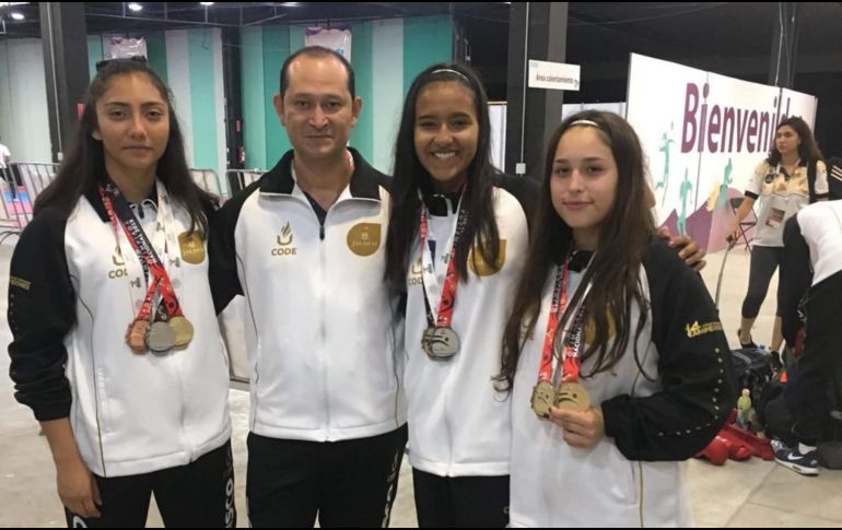 Regina Romo y Camila Meza (DER), oriundas de Tonalá, forman parte del equipo que buscará colarse a la justa que será histórica para la disciplina que recientemente fue incluida en el programa de Juegos Olímpicos. ESPECIAL /