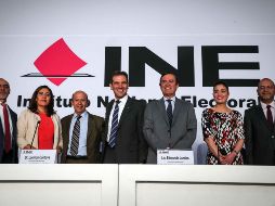 El consejero Presidente del Instituto Nacional Electoral, Lorenzo Córdova, acompañado de consejeros, inaugura la Macro Sala de Prensa del INE para el próximo domingo 1 de julio. SUN / J. Reyes