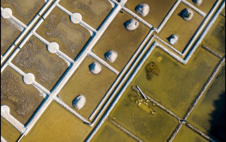 Toma aérea de una marisma salina en la ciudad francesa de Guerande. AFP/L. Venance