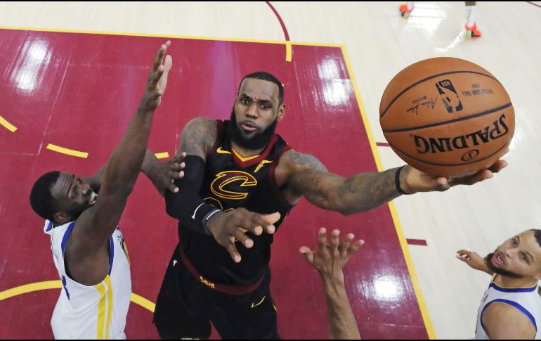 LeBron tiene en la mira franquicias como Lakers, Rockets y 76ers. AP/G. Shamus