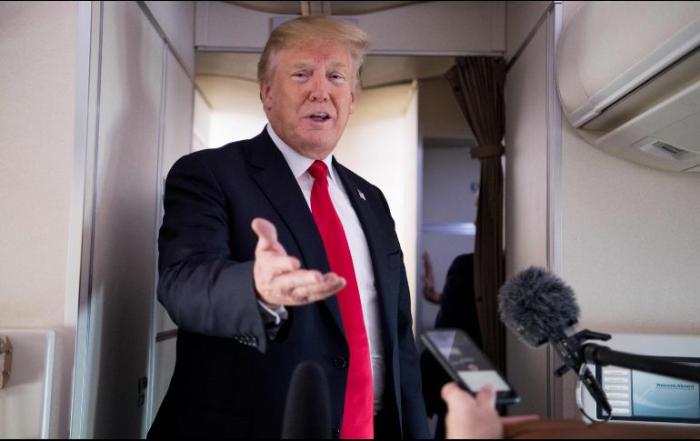 Trump escribió en Twitter que le había pedido al rey en una llamada telefónica aumentar la producción de petróleo ''para compensar la diferencia... ¡precios tan altos! ¡Estuvo de acuerdo!''. AFP / S. Loeb