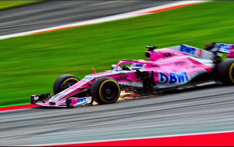 Pérez espera escalar posiciones poco a poco durante la carrera de este domingo o al menos terminar el Gran Premio de Austria. TWITTER / @SChecoPerez