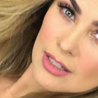 Aracely Arámbula seduce con su escote